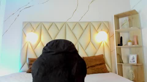 ANGIE online show from 01/09/26, 02:20