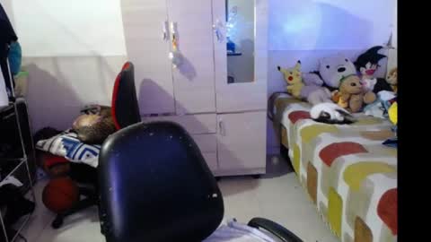 angels online show from 09/10/25, 07:47