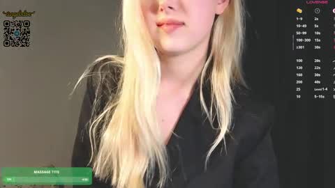 Snapshot of angelxloe chatting on 05/18/26, 10:26 Im Chloe i do FLASH BOOBS for new fan club online show from 05/18/26, 10:26