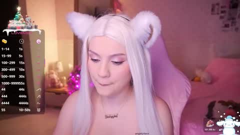 Snapshot of angelytaxx chatting on 12/01/25, 06:29 Angel online show from 12/01/25, 06:29