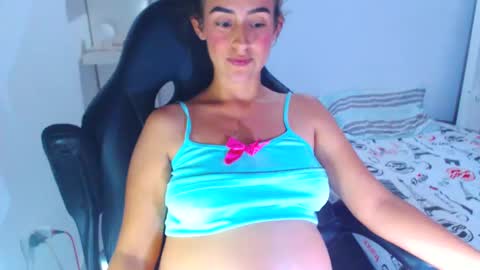 Snapshot of angie_dreamgirl chatting on 12/30/24, 09:50 IG angie dreamgirl01 online show from 12/30/24, 09:50