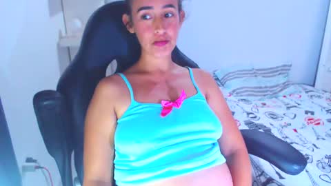 Snapshot of angie_dreamgirl chatting on 01/03/25, 09:36 IG angie dreamgirl01 online show from 01/03/25, 09:36
