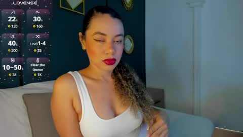 Snapshot of angie_leonn chatting on 05/12/26, 12:46 A N G I E online show from 05/12/26, 12:46
