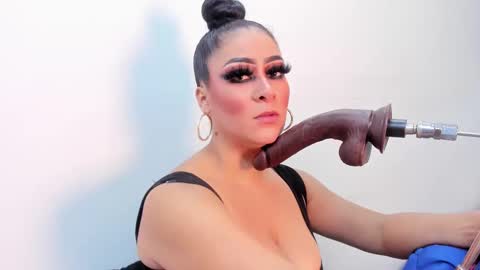 A N G I E.  online show from 03/04/25, 09:54