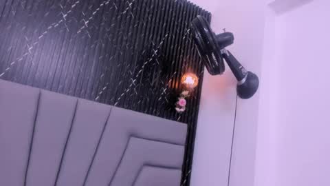 A N G I E.  online show from 10/15/25, 07:52