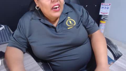 Snapshot of angy_ro12 chatting on 02/21/26, 12:17 angy online show from 02/21/26, 12:17