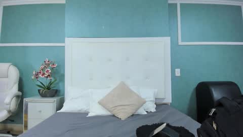 Ania online show from 11/15/25, 09:11