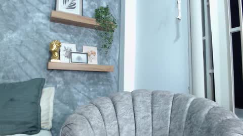     online show from 11/23/25, 07:13