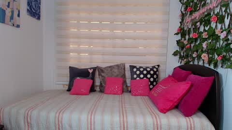 laura  online show from 02/16/26, 03:30