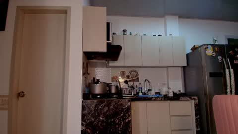 Snapshot of anielli69 chatting on 06/20/26, 11:40 laura online show from 06/20/26, 11:40