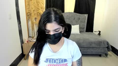 Anissa online show from 02/05/26, 01:38