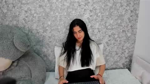 anika_h online show from 03/07/26, 12:13