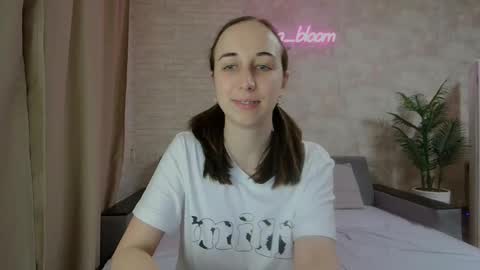 Snapshot of anikabloom chatting on 01/21/25, 11:02 anikabloom online show from 01/21/25, 11:02