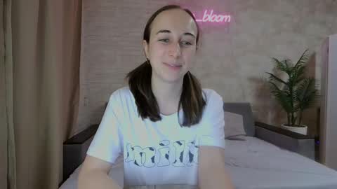 Snapshot of anikabloom chatting on 01/22/25, 02:04 anikabloom online show from 01/22/25, 02:04