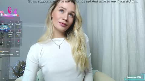 Snapshot of anita_delicious chatting on 10/23/25, 07:23 anita_delicious online show from 10/23/25, 07:23