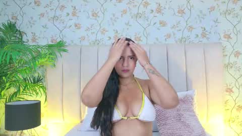 Snapshot of anita_sagegb chatting on 03/26/26, 12:00 Dania Lpez online show from 03/26/26, 12:00