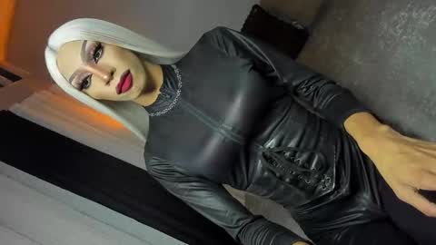 Miss Ann online show from 11/22/25, 09:36