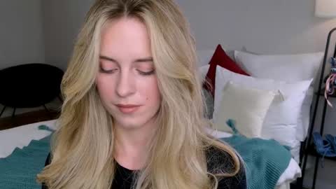 Anita online show from 11/18/25, 02:54