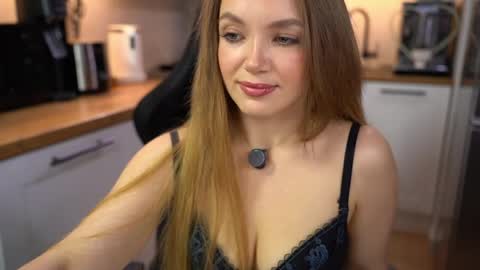 Im Anita thumb up me please its important online show from 05/07/26, 09:42