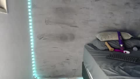 Hello My name is NaiaraPv is OPEN online show from 02/12/25, 01:48