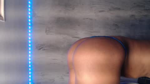 Hello My name is NaiaraPv is OPEN online show from 03/04/25, 05:11