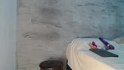 Hello My name is NaiaraPv is OPEN online show from 03/05/25, 10:10