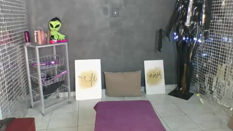 Hello My name is NaiaraPv is OPEN online show from 03/26/26, 12:00