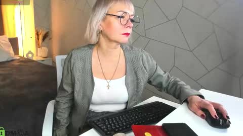 Snapshot of ann_annise chatting on 02/13/26, 01:12 ann_annise online show from 02/13/26, 01:12