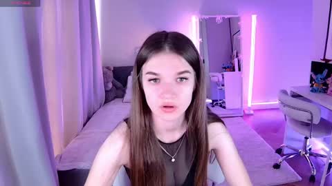 ann_woood online show from 05/04/26, 06:31