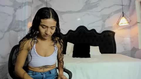 Ana  online show from 12/03/25, 11:41