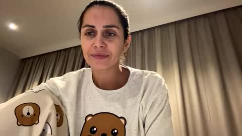 Anna online show from 11/08/25, 07:56