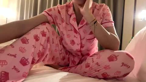 Anna online show from 04/01/26, 07:00