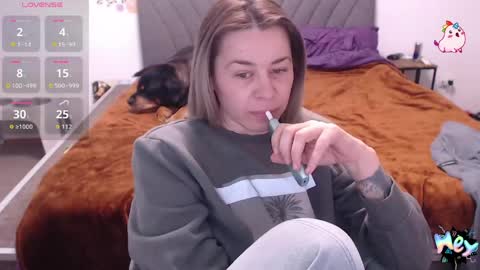 Snapshot of anna_ana chatting on 04/19/26, 06:10 Anadirectgirl online show from 04/19/26, 06:10