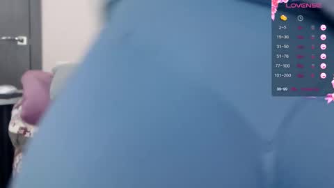 anna_asss online show from 12/17/25, 05:08