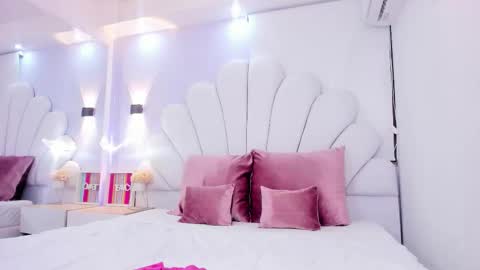 Snapshot of anna_jules chatting on 12/18/25, 10:16 Anna Jules online show from 12/18/25, 10:16