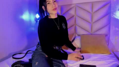 anna online show from 02/23/25, 07:49