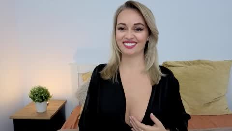 Anastasia online show from 11/28/25, 11:40