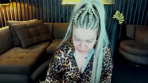 anna_snow9 online show from 04/13/26, 04:51