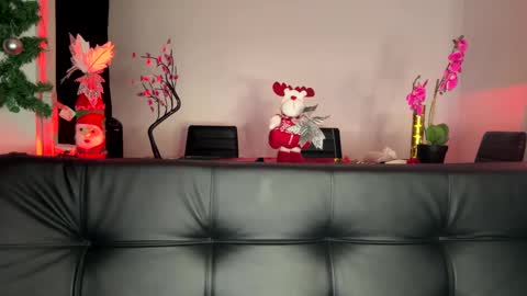 annaa__ online show from 12/25/24, 12:59