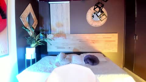 Anna online show from 09/21/25, 03:41