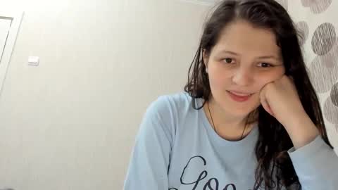 Snapshot of annaahcharm chatting on 01/05/25, 09:15 annaahcharm online show from 01/05/25, 09:15