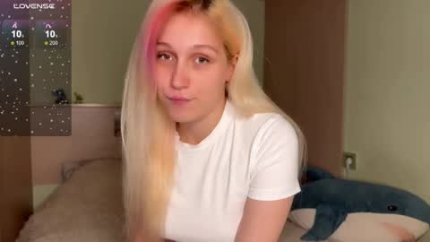 Annabel online show from 09/13/25, 11:10