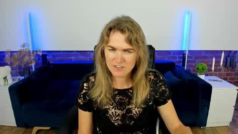 Snapshot of annabel_xxx chatting on 09/11/25, 06:41 Annabel online show from 09/11/25, 06:41