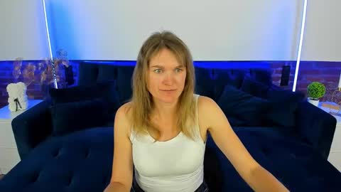 Snapshot of annabel_xxx chatting on 10/02/25, 06:37 Annabel online show from 10/02/25, 06:37