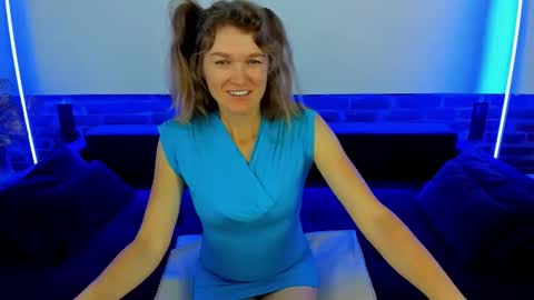 Snapshot of annabel_xxx chatting on 10/11/25, 05:50 Annabel online show from 10/11/25, 05:50