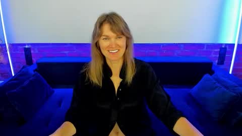 Snapshot of annabel_xxx chatting on 10/12/25, 06:23 Annabel online show from 10/12/25, 06:23