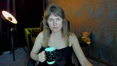 Snapshot of annabel_xxx chatting on 05/16/26, 06:54 Annabel online show from 05/16/26, 06:54