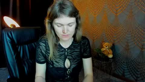 Snapshot of annabel_xxx chatting on 05/17/26, 05:27 Annabel online show from 05/17/26, 05:27