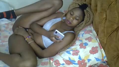 Snapshot of annabellapretty chatting on 10/09/25, 11:19 annabellapretty online show from 10/09/25, 11:19