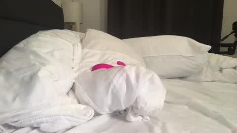 Anna online show from 02/08/25, 01:54